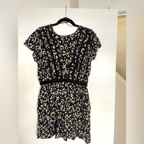 ZARA Floral Dress with Open V back - Picture 2 of 7